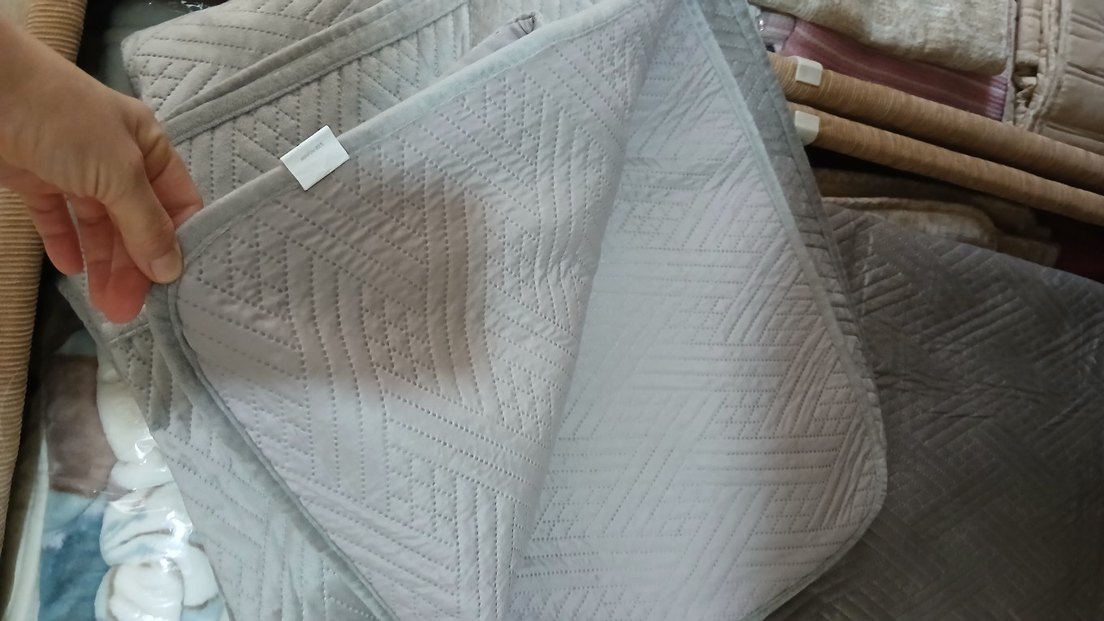 Gri Renkli Düz Desenli Yatak Örtüsü - Görsel 4