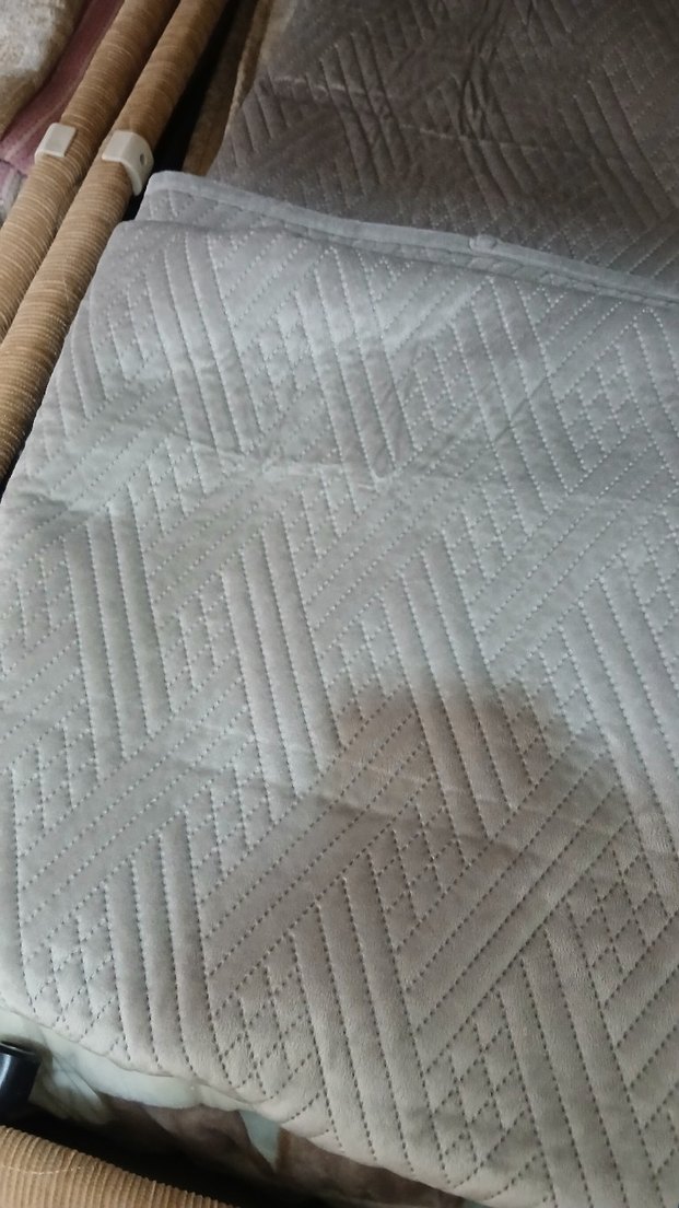 Gri Renkli Düz Desenli Yatak Örtüsü - Görsel 2