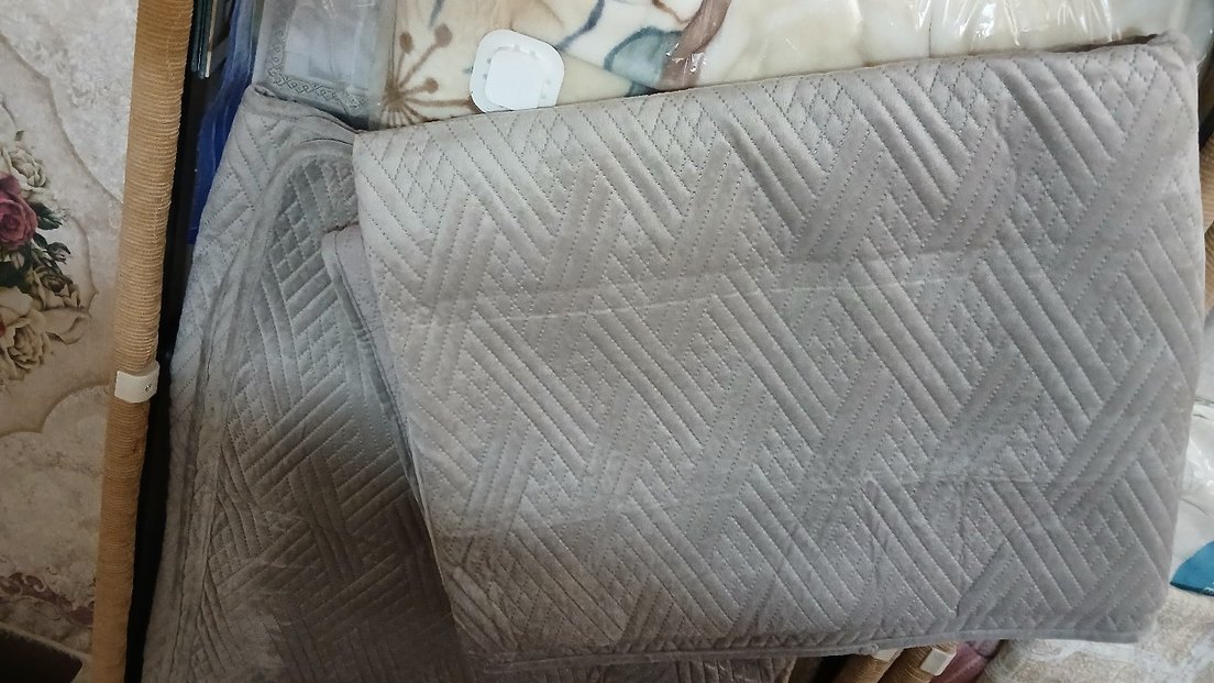 Gri Renkli Düz Desenli Yatak Örtüsü - Görsel 3