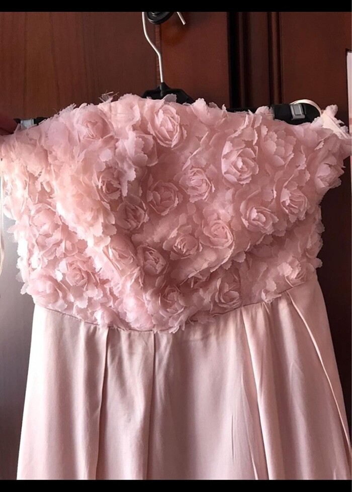 Sadece 1 kez kullanılmış 3 boyutlu çiçekli Mango mezuniyet elbis - Görsel 3