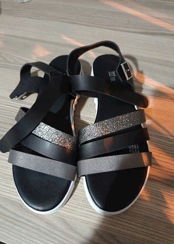 Zara marka bayan sandalet