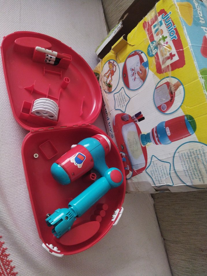 Renkli  projeksiyon cihazı elektrik aksamına bakılması gerekiyor - Görsel 5