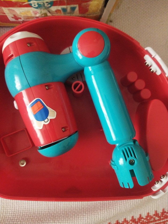 Renkli  projeksiyon cihazı elektrik aksamına bakılması gerekiyor - Görsel 2