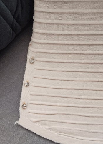 Düğmeli Beyaz Kadın Triko - Görsel 3