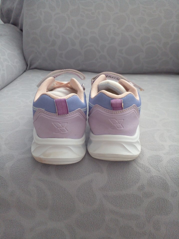 Mor Baskılı Kız Çocuk Spor Ayakkabısı - Görsel 3