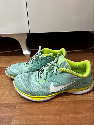 Nike kadın spor ayakkabı
