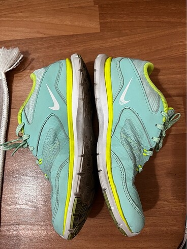 38,5 Beden Nike kadın spor ayakkabı