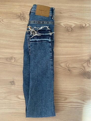 Pull & Bear yırtık pantolon