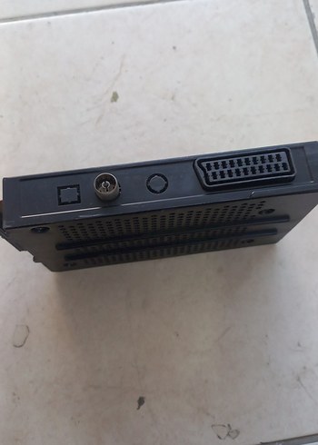 Delikli Siyah Uydu Alıcısı - Görsel 2