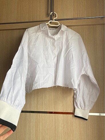 xl Beden Bershka crop gömlek