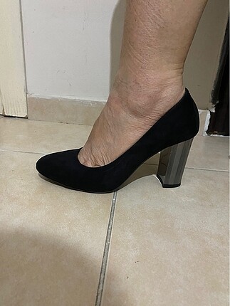 38 Beden siyah Renk Topuğu gümüş renkte stiletto