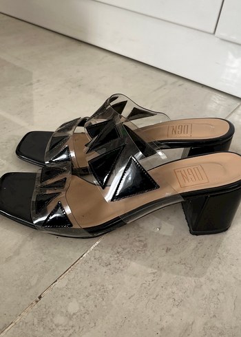 Siyah Kemerli Blok Topuklu Kadın Terlik - Görsel 2