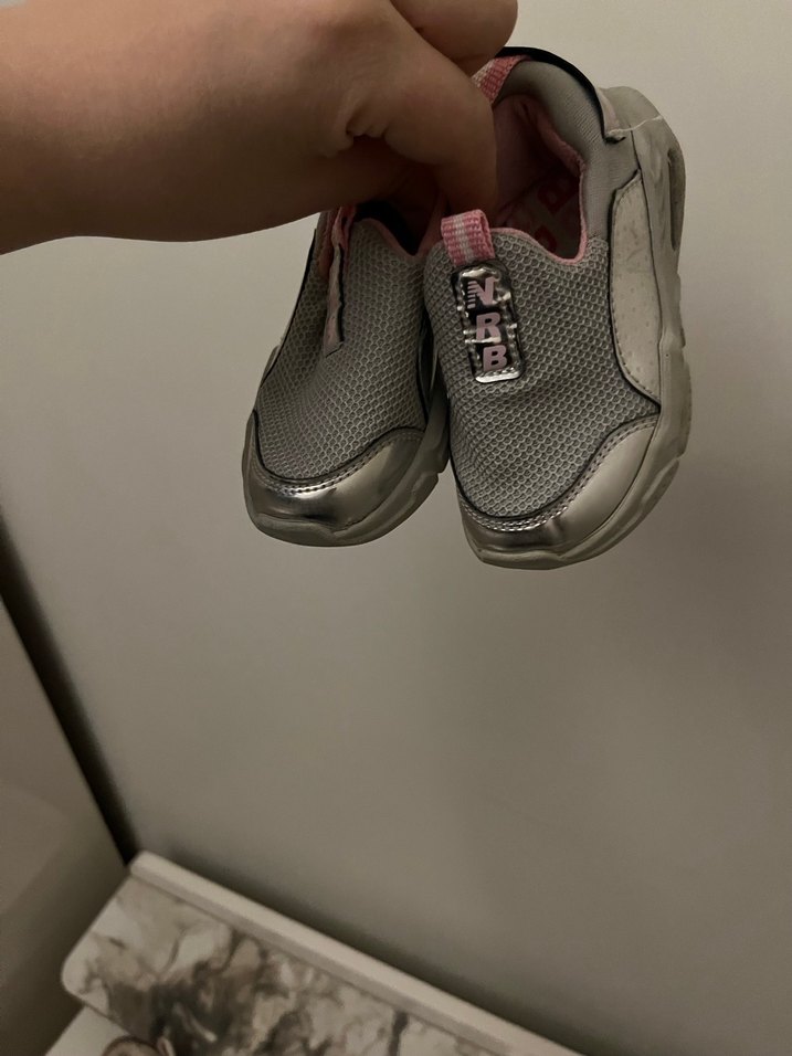 Kız Çocuk Gri Bantlı Spor Ayakkabı - Görsel 4