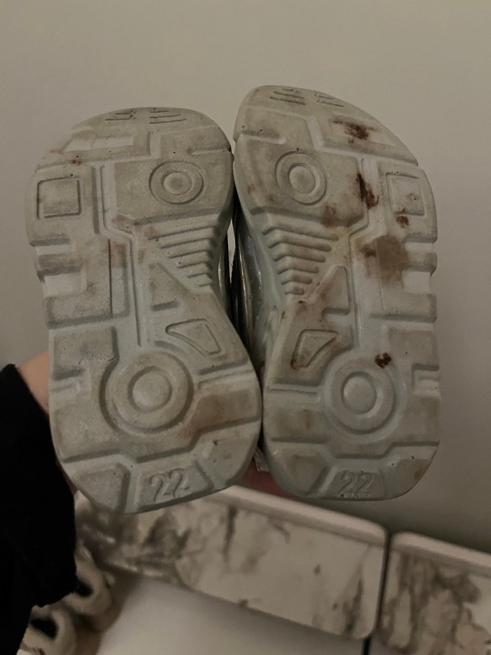 Kız Çocuk Gri Bantlı Spor Ayakkabı - Görsel 3