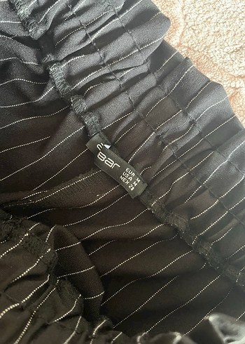 Gri Çizgili Kadın Piliseli Kumaş Pantolon - Görsel 4