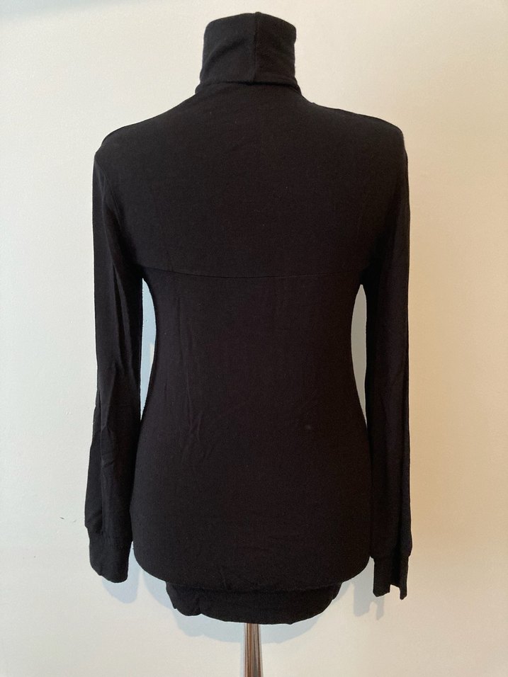 Siyah Boğazlı Uzun Kollu İnce Triko Kazak - Görsel 4