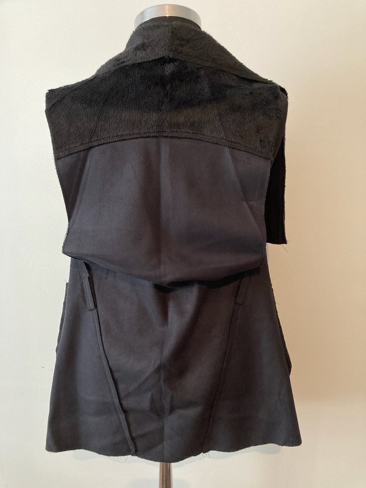 Siyah Süet Kürk Detaylı Kolsuz Yelek - Görsel 4