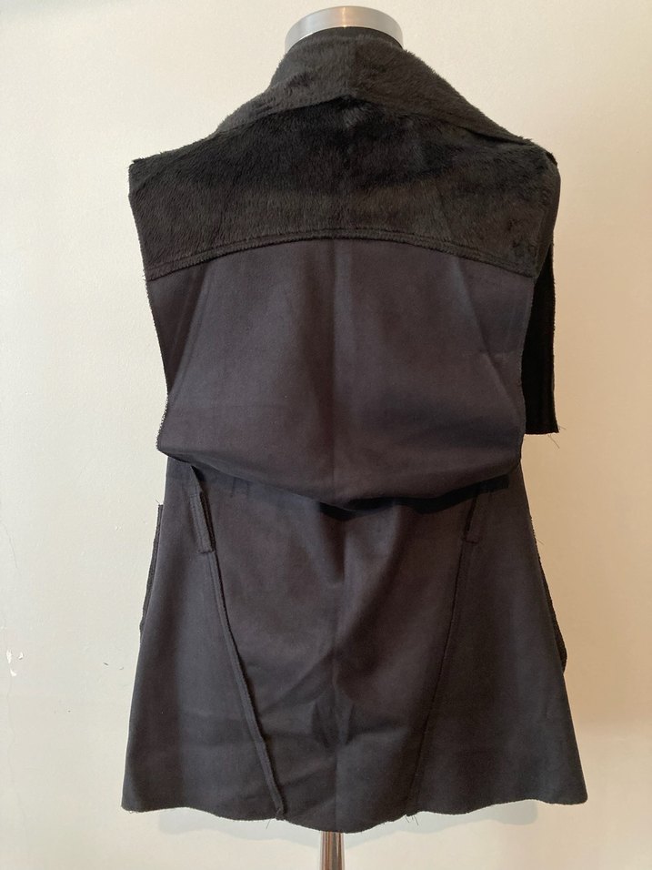 Siyah Süet Kürk Detaylı Kolsuz Yelek - Görsel 5