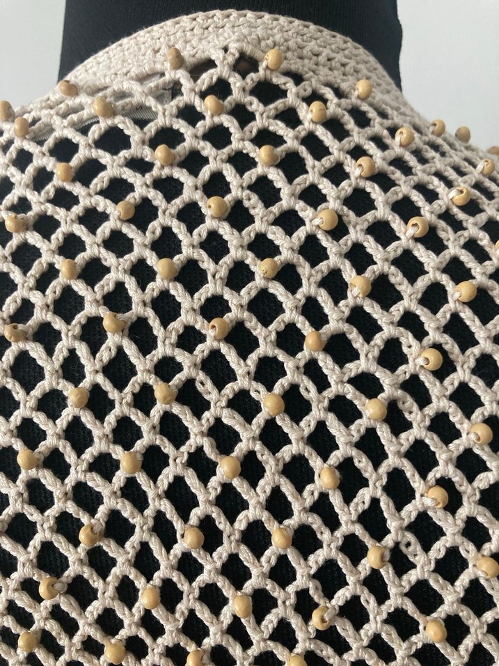 Boncuk İşlemeli Bej Örgü Kadın Yelek - Görsel 5