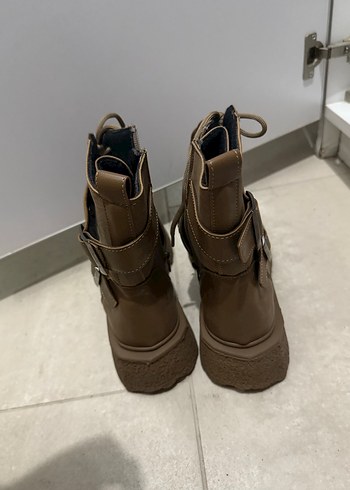 Kadın Bot - Görsel 2