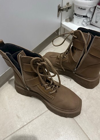 Kadın Bot - Görsel 3