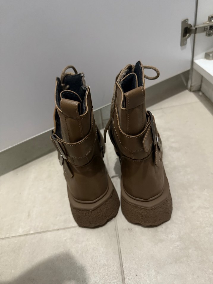 Kadın Bot - Görsel 2