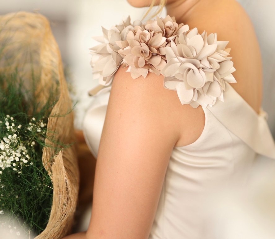 Tek kol nişan elbisesi - Görsel 3