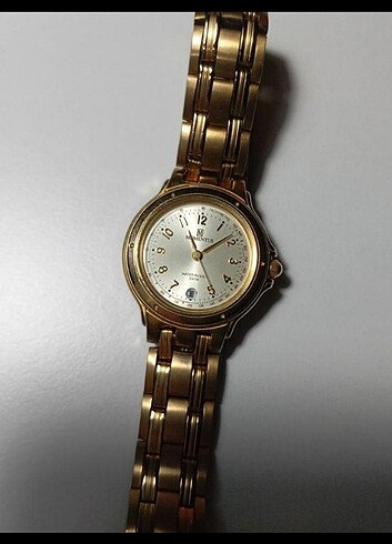 Momentus gold saat