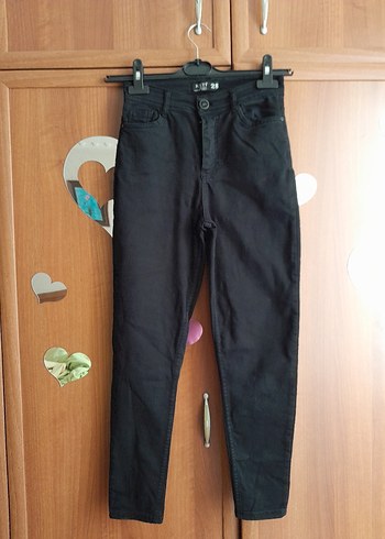 Düğmeli Siyah Kadın Kot Pantolon