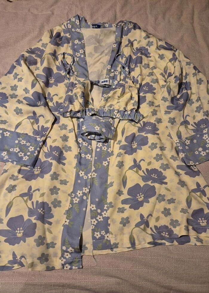 Kimona ve sütyen  - Görsel 2