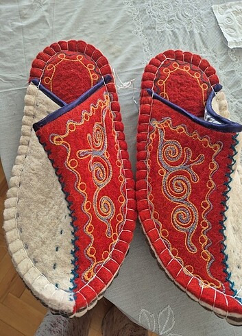 Kırgızistan çarığı