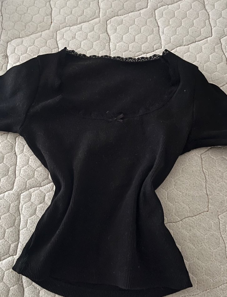 Dantel Detaylı Siyah Kadın Bluz - Görsel 3