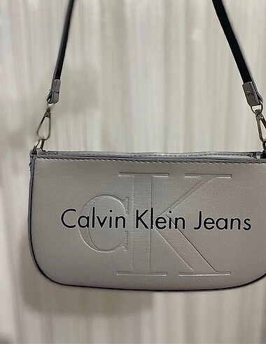 Calvin Klein kol çantası