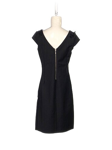 s Beden PreLoved Kısa Elbise %70 İndirimli.