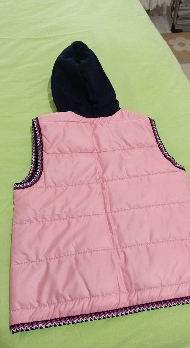 Kız Çocuk Pembe Kapüşonlu Fermuarlı Yelek - Görsel 5