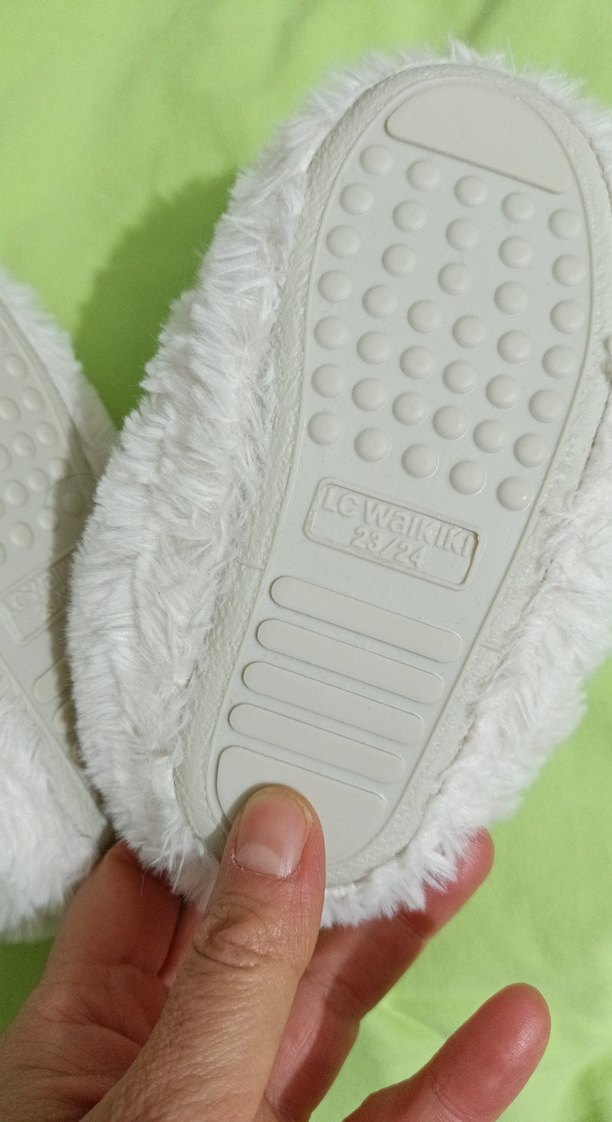 Kız Çocuk Beyaz Nakışlı Sıcak Ev Terliği - Görsel 4