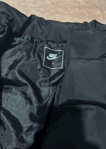 Nike Siyah Fermuarlı Yüksek Yaka Erkek kadın yelek orijinal Nike - Görsel 2