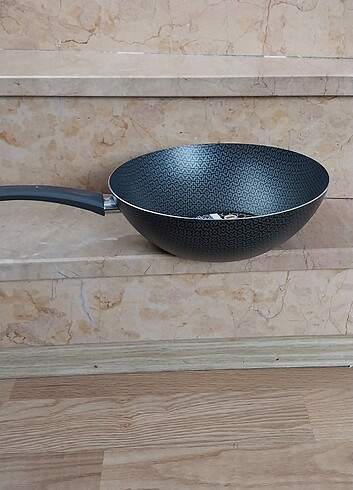 Wok tava