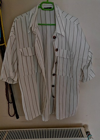 Düğmeli Kısa Kollu Beyaz Keten Gömlek - Görsel 3