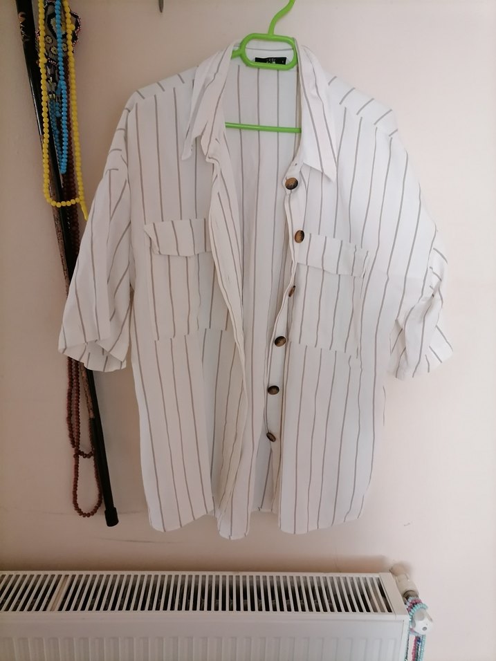 Düğmeli Kısa Kollu Beyaz Keten Gömlek - Görsel 4