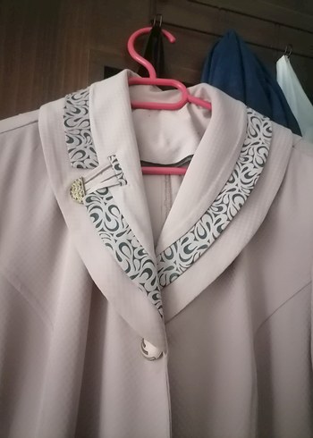 Bej Kadın Uzun Düğmeli Klasik Kaban - Görsel 2