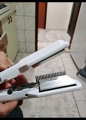Beden Saç düzleştirici ve tost, Sinbo