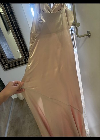 Bej Uzun Saten Elbise V Yakalı - Görsel 3