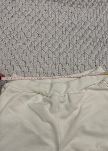 Beyaş eşofman - Görsel 3