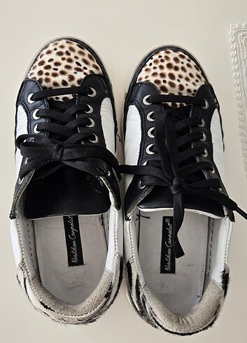37 Beden beyaz Renk Neslihan Canpolat marka sneaker 