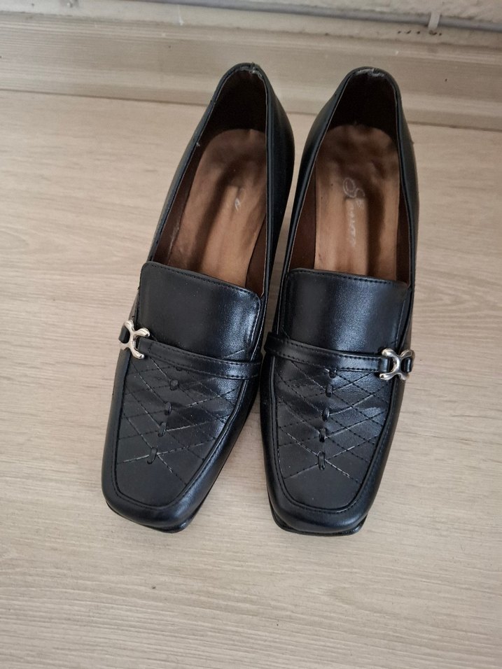 Kadın Siyah Tokalı Klasik Topuklu Ayakkabı - Görsel 3