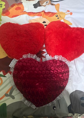 3 adet peluş kalpli yastık - Görsel 4