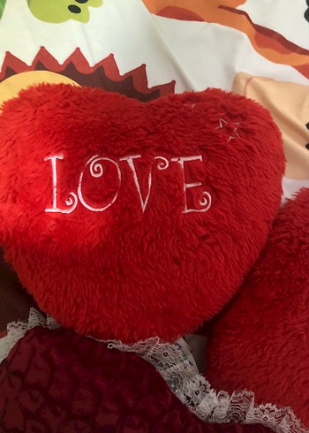 3 adet peluş kalpli yastık - Görsel 2