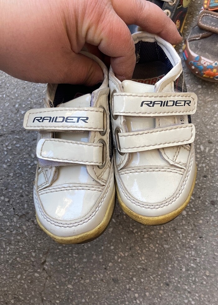 3 adet ayakkabı - Görsel 2