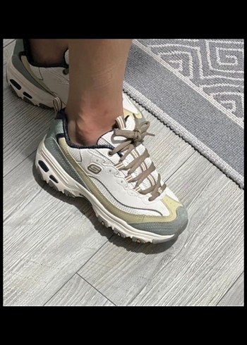 Skechers Beyaz Bağcıklı Spor Ayakkabı